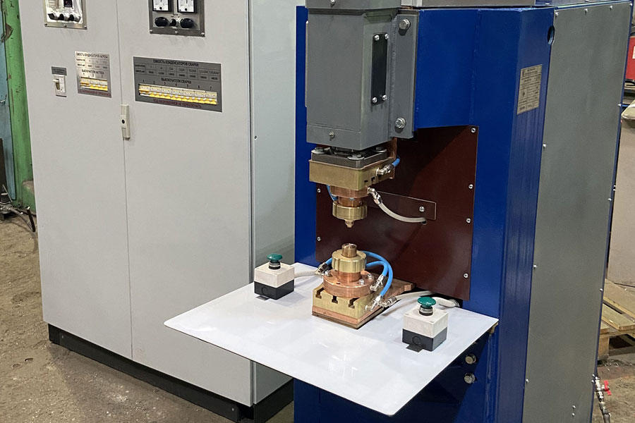 Машина рельефной конденсаторной сварки МРК-4001