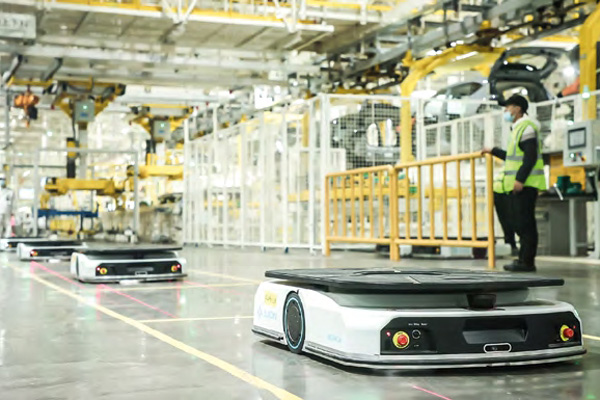 Мобильный робот KUKA KMP 3000i