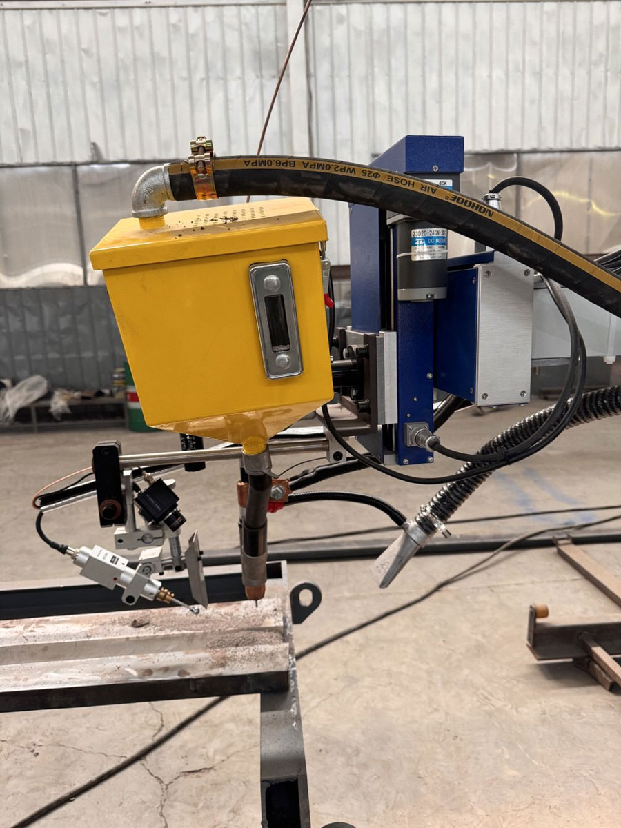 Автоматизированный комплекс на базе сварочной колонны 5000х5000 мм (модель «HJ5050») с электрическим вращением