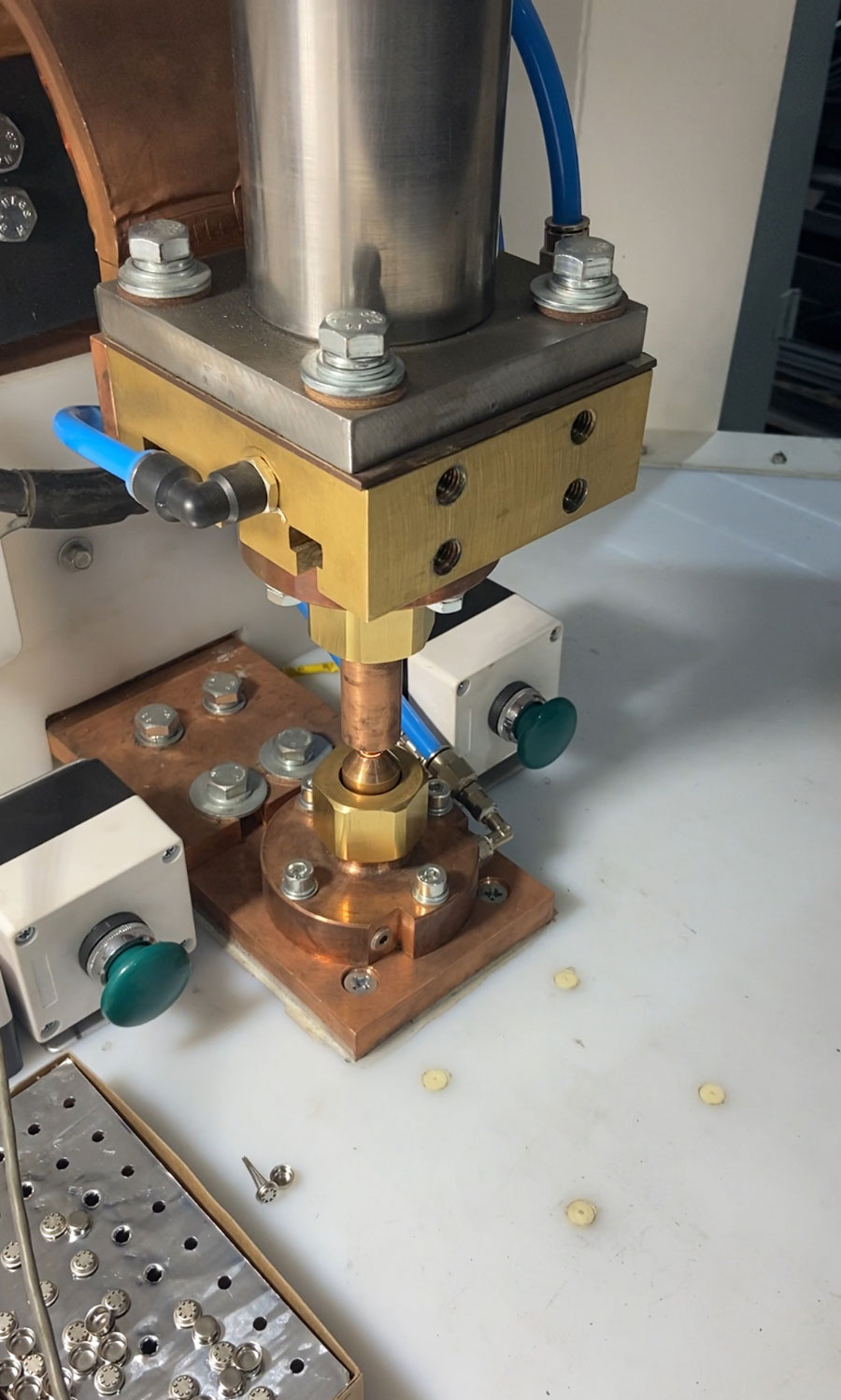 Машина рельефной конденсаторной сварки МРК-3501