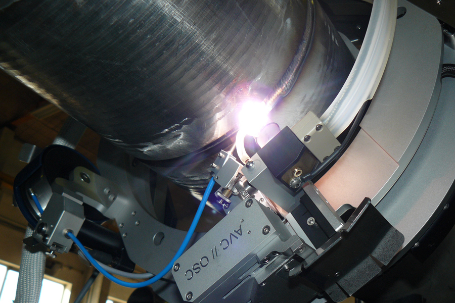 Фото: Сварочная головка с подачей холодной проволоки.