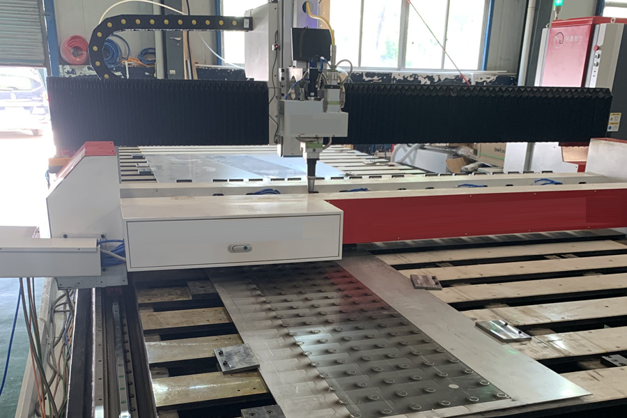 Автоматический лазерный сварочный аппарат портального типа с ЧПУ