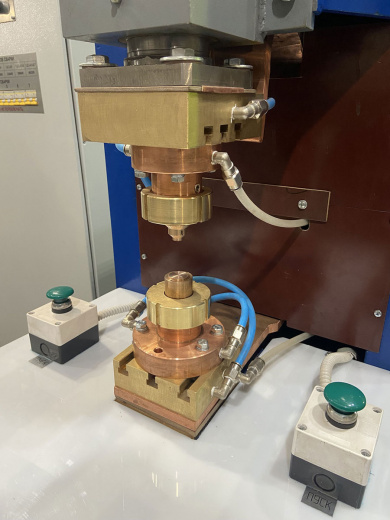 Машина рельефной конденсаторной сварки МРК-4001