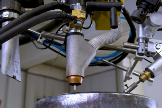 Автоматизированный комплекс для сварки обечаек на базе колонны 2000×2000 мм с электрическим вращением