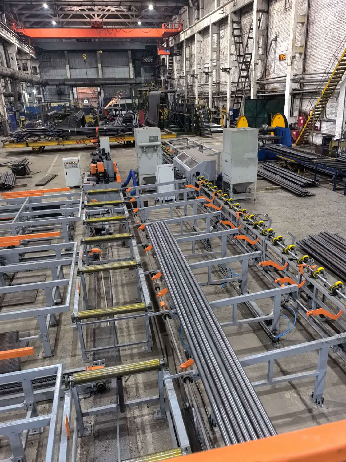 Автоматизированная линия сварки газоплотных трубных панелей под слоем флюса