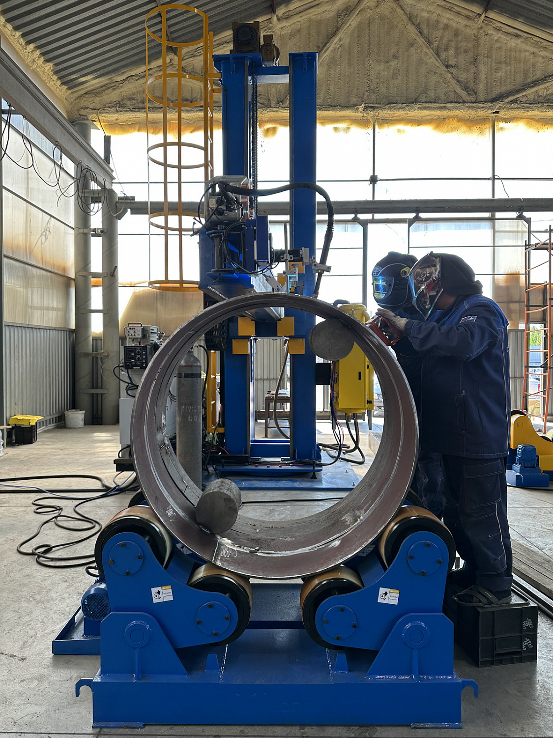 Поставка автоматического комплекса для сварки на участок по производству обечаек