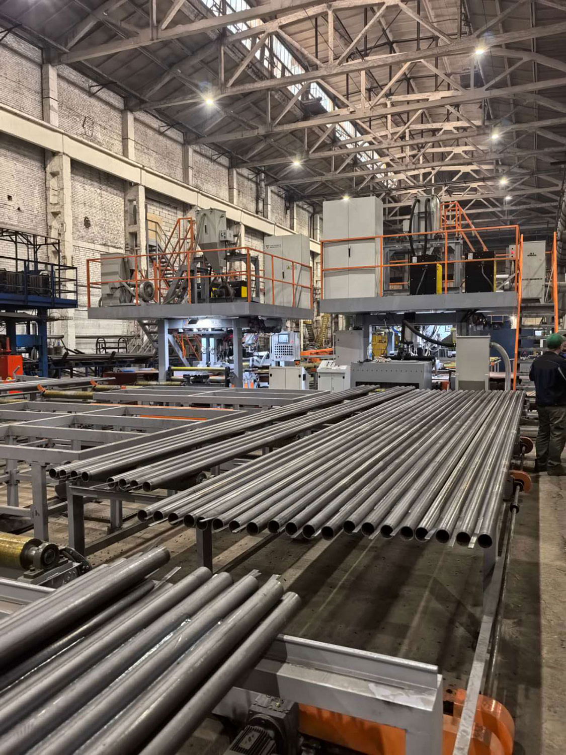Автоматизированная линия сварки газоплотных трубных панелей под слоем флюса