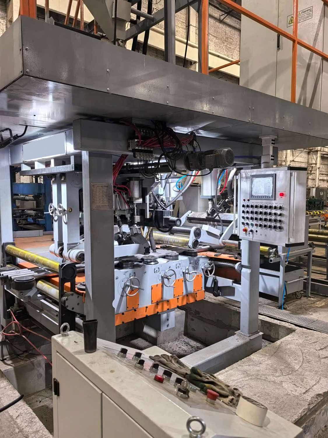 Автоматизированная линия сварки газоплотных трубных панелей под слоем флюса